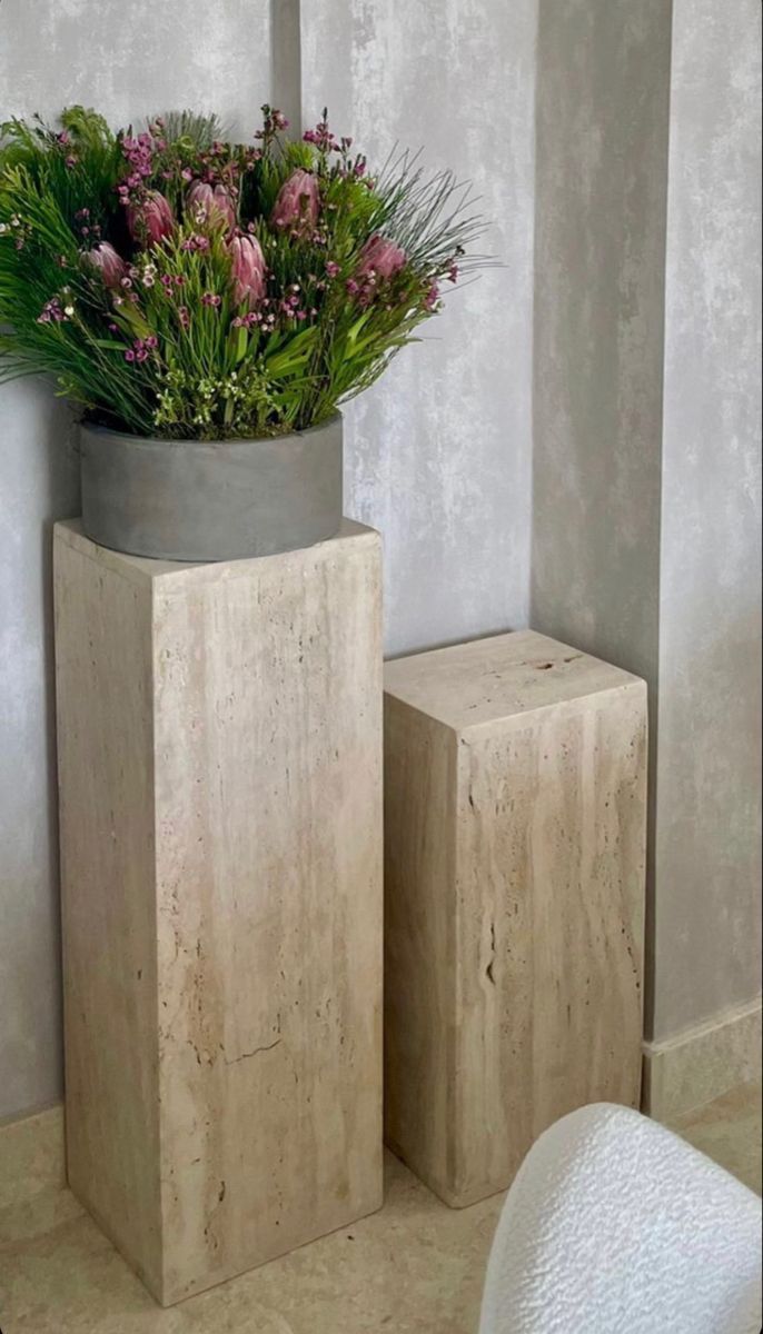 JUEGO 3 PEDESTALES DECORATIVOS TRAVERTINO - ELEMENTO