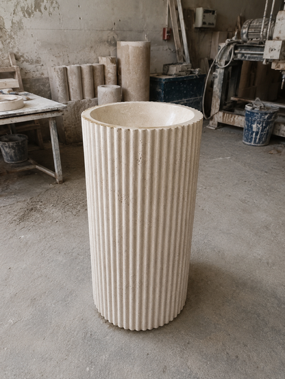 LAVABO TIPO PEDESTAL ESTRIADO MÁRMOL BEIGE 45*85 CM MODELO ATENEA